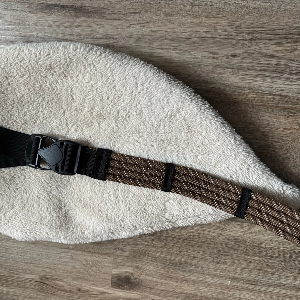 KAVU original Sherpa fuzz snug Cream Sling Bag